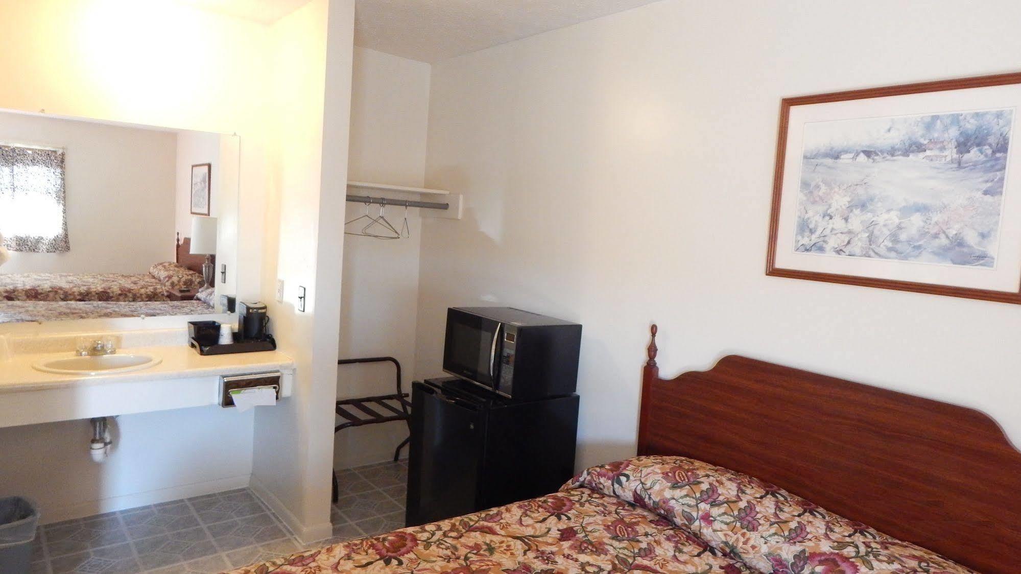 Dry Ridge Motor Inn Bagian luar foto